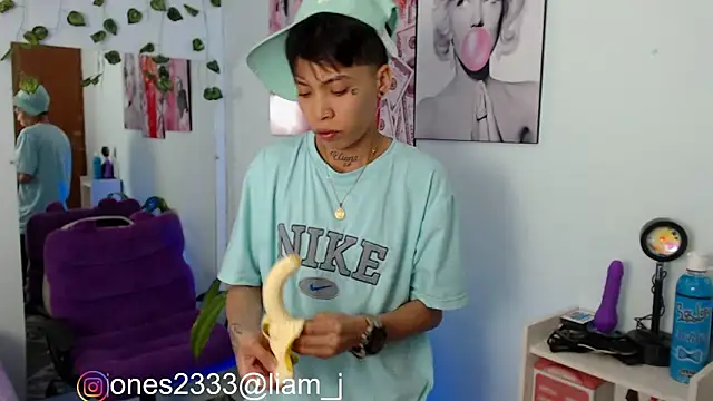 Snapshot of Jonesliam23 chatting on January 2025 08:28:01 PM Jonesliam23 online show from January 2025 08:28:01 PM