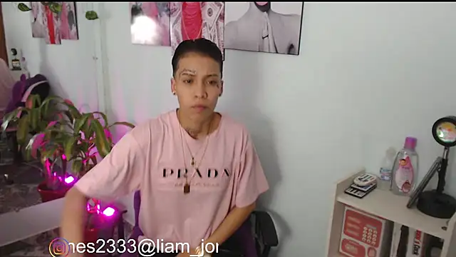 Snapshot of Jonesliam23 chatting on February 2025 11:02:01 PM Jonesliam23 online show from February 2025 11:02:01 PM