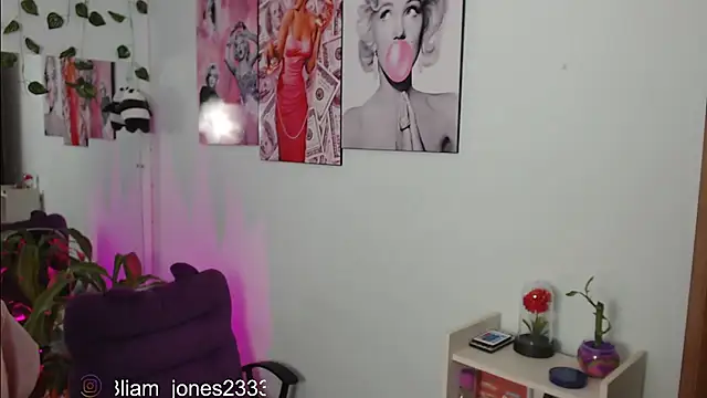 Snapshot of Jonesliam23 chatting on March 2025 07:26:02 PM Jonesliam23 online show from March 2025 07:26:02 PM