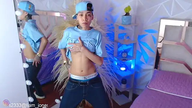 Snapshot of Jonesliam23 chatting on September 2025 07:27:01 PM Jonesliam23 online show from September 2025 07:27:01 PM