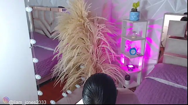 Snapshot of Jonesliam23 chatting on September 2025 07:06:02 PM Jonesliam23 online show from September 2025 07:06:02 PM