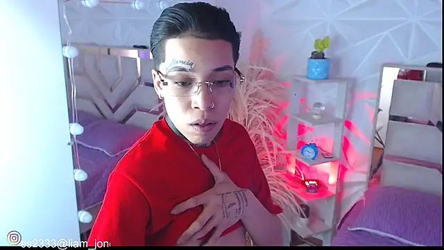 Snapshot of Jonesliam23 chatting on September 2025 07:17:02 PM Jonesliam23 online show from September 2025 07:17:02 PM