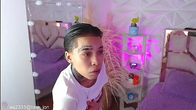 Snapshot of Jonesliam23 chatting on October 2025 07:20:02 PM Jonesliam23 online show from October 2025 07:20:02 PM