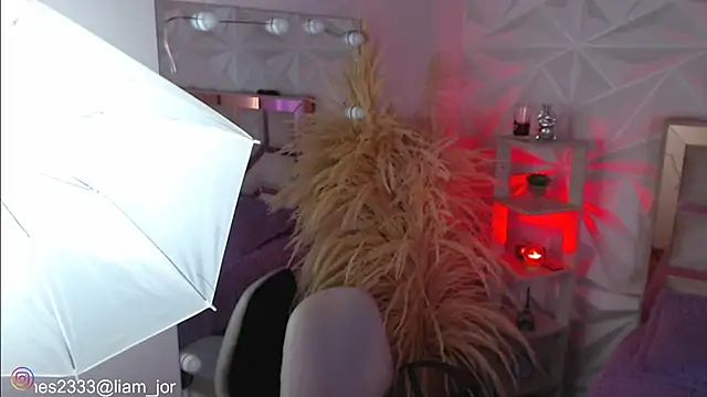 Snapshot of Jonesliam23 chatting on October 2025 07:23:02 PM Jonesliam23 online show from October 2025 07:23:02 PM