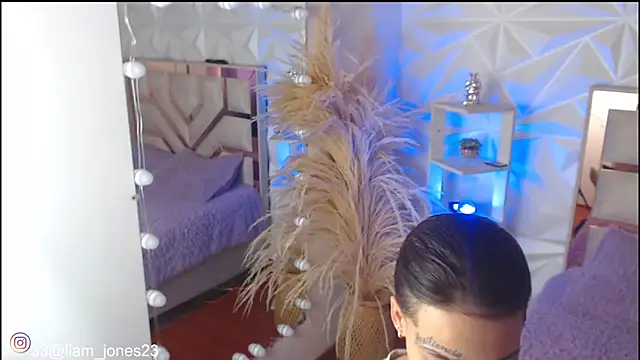 Snapshot of Jonesliam23 chatting on October 2025 07:27:01 PM Jonesliam23 online show from October 2025 07:27:01 PM