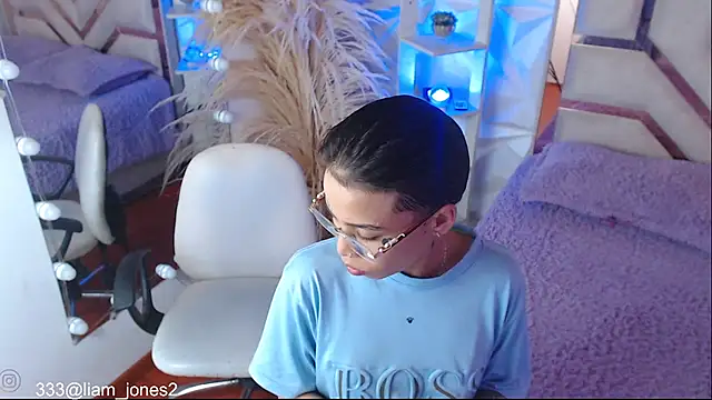 Snapshot of Jonesliam23 chatting on October 2025 07:14:02 PM Jonesliam23 online show from October 2025 07:14:02 PM