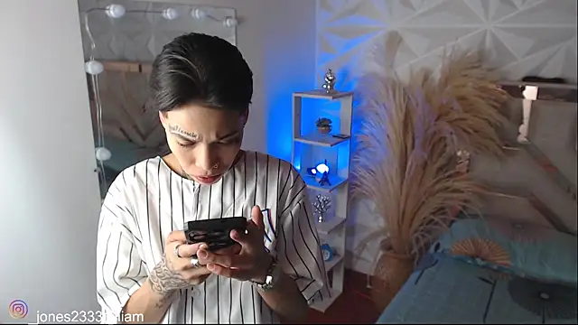 Snapshot of Jonesliam23 chatting on October 2025 10:34:02 PM Jonesliam23 online show from October 2025 10:34:02 PM