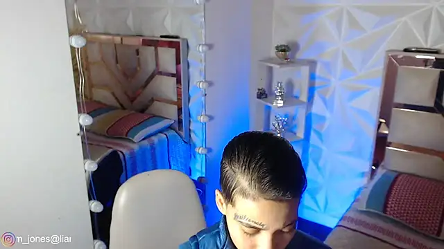 Jonesliam23 online show from March 2026 07:47:01 PM