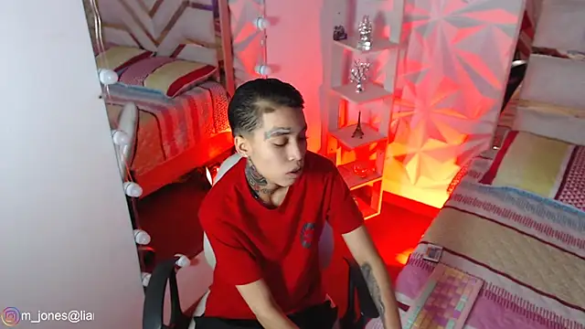 Jonesliam23 online show from April 2026 07:41:01 PM