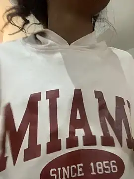 adaraSmiith online show from November 2025 12:04:01 PM