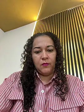 Snapshot of luisa_curli chatting on July 2026 01:51:02 AM luisa curli online show from July 2026 01:51:02 AM