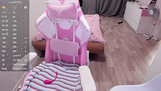 Malina Lovely online show from December 2025 08:59:02 PM