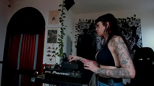 Snapshot of Demongirl6666 chatting on February 2025 07:45:02 PM Demongirl6666 online show from February 2025 07:45:02 PM