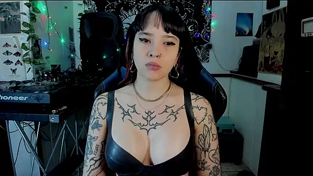 Snapshot of Demongirl6666 chatting on March 2025 12:37:02 AM Demongirl6666 online show from March 2025 12:37:02 AM