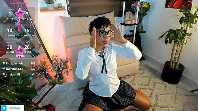 Snapshot of Saraycum chatting on October 2025 09:44:01 PM Saraycum online show from October 2025 09:44:01 PM