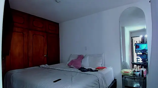 Jordyrodriiguez online show from January 2025 07:49:02 PM