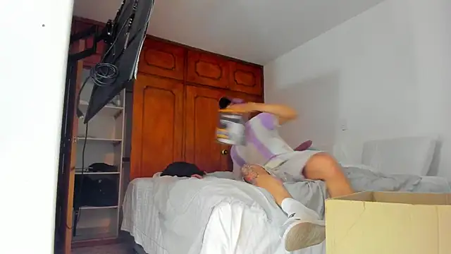 Jordyrodriiguez online show from February 2025 06:04:02 PM