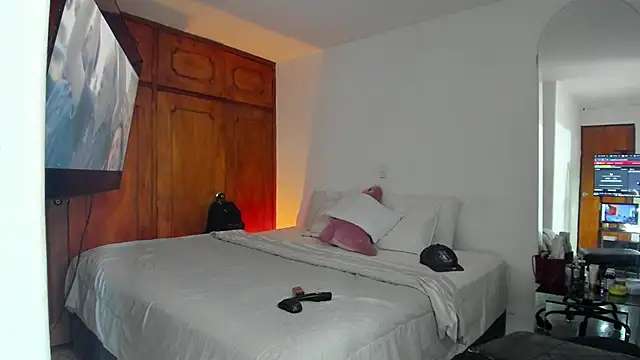 Jordyrodriiguez online show from February 2025 08:31:01 PM