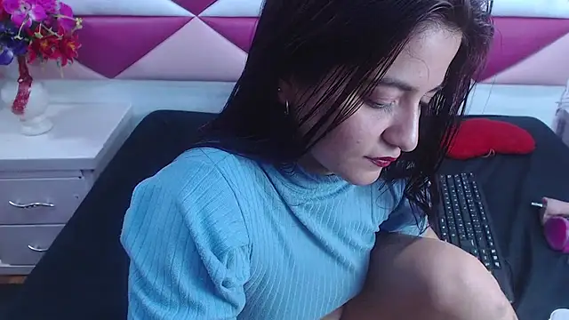 Snapshot of MariaClay chatting on January 2025 06:00:01 PM MariaClay online show from January 2025 06:00:01 PM