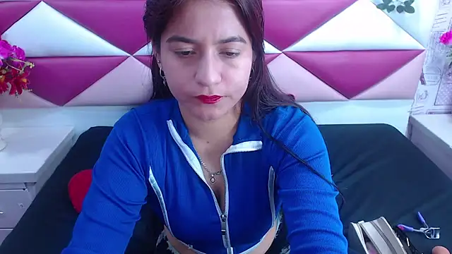 Snapshot of MariaClay chatting on February 2025 11:53:01 AM MariaClay online show from February 2025 11:53:01 AM