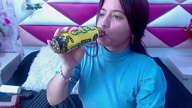 Snapshot of MariaClay chatting on February 2025 04:20:02 PM MariaClay online show from February 2025 04:20:02 PM