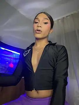 Snapshot of Emaa- chatting on September 2025 01:07:02 AM Emaa- online show from September 2025 01:07:02 AM