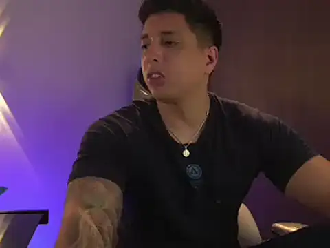 Snapshot of appolo_allen chatting on February 2025 11:10:02 PM appolo allen online show from February 2025 11:10:02 PM