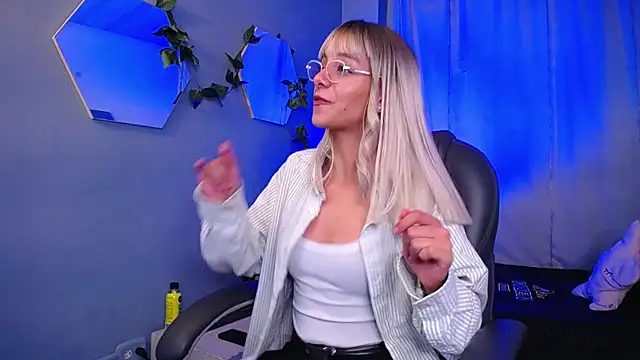 peyton golden1 online show from October 2025 03:40:01 AM