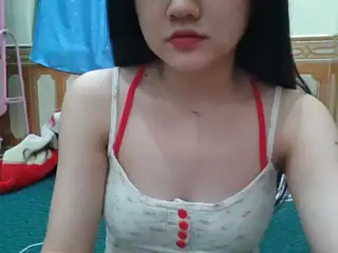 Snapshot of Yin-girl chatting on December 2024 11:59:01 AM Yin-girl online show from December 2024 11:59:01 AM