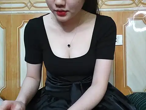 Snapshot of Yin-girl chatting on March 2025 06:06:02 AM Yin-girl online show from March 2025 06:06:02 AM