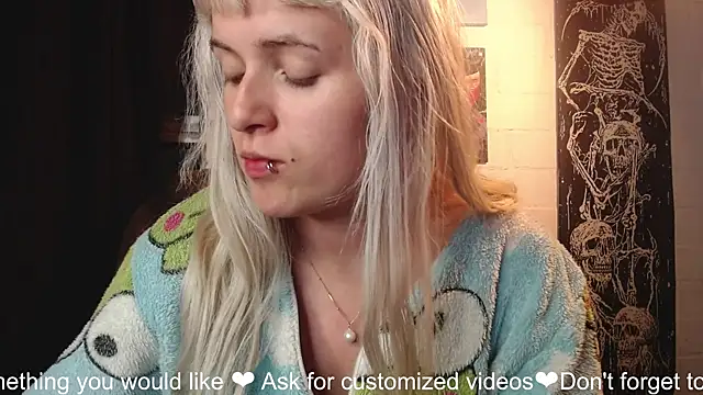 NEXT DOOR GIRL  online show from January 2025 03:40:02 AM