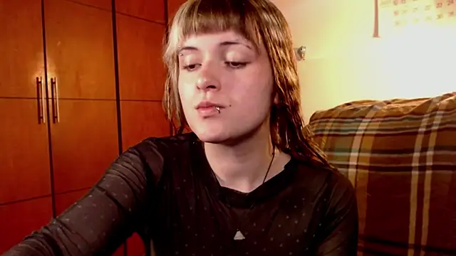 NEXT DOOR GIRL  online show from October 2025 10:21:01 PM