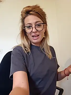 Selenna emma online show from October 2025 11:21:02 AM