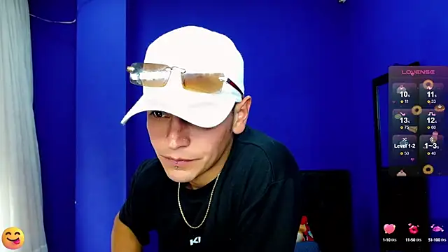 snopyy  online show from February 2025 07:22:02 PM