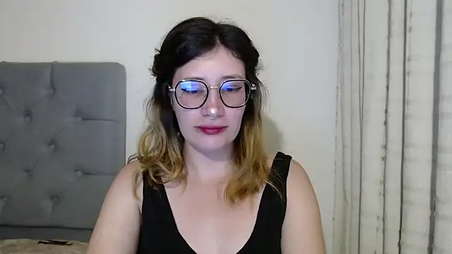 mariana124- online show from December 2024 03:26:01 PM