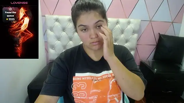 Snapshot of Marinasexxx chatting on October 2025 08:33:01 PM Marinasexxx online show from October 2025 08:33:01 PM