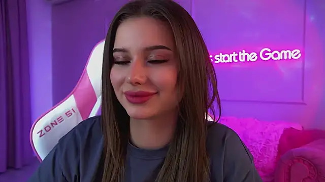 Snapshot of DianaVert chatting on May 2026 06:13:02 PM DianaVert online show from May 2026 06:13:02 PM