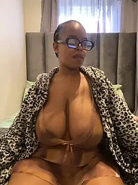 Snapshot of Saggy_areola95 chatting on May 2026 09:26:02 AM Saggy areola95 online show from May 2026 09:26:02 AM