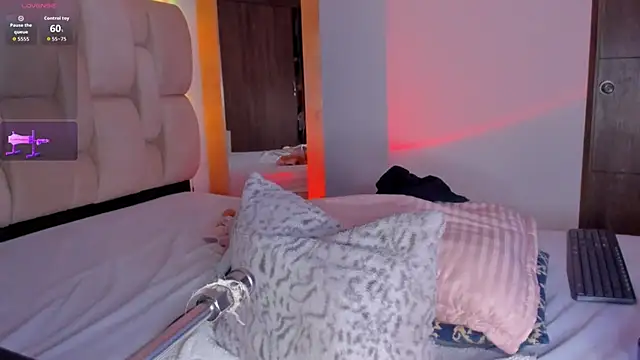 Snapshot of brendaruiz chatting on November 2025 11:51:02 AM brendaruiz online show from November 2025 11:51:02 AM