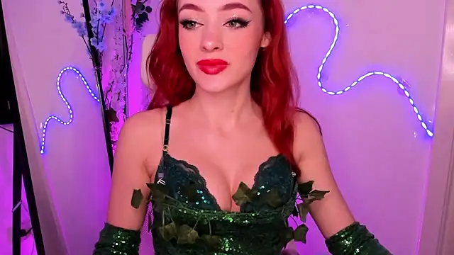 Snapshot of MiaRouge chatting on January 2025 07:03:01 PM MiaRouge online show from January 2025 07:03:01 PM