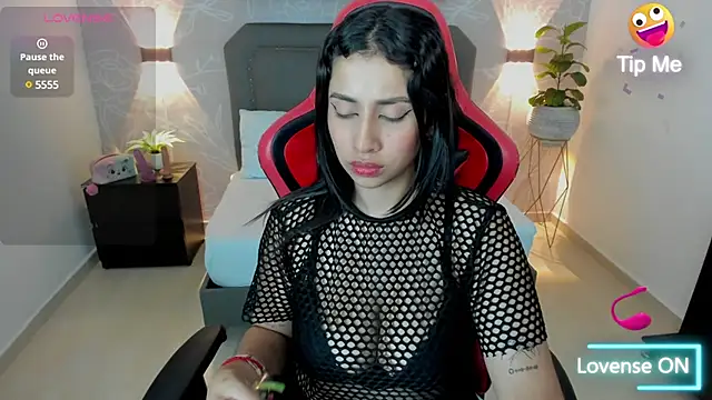 Snapshot of venuz_lee chatting on January 2025 12:58:02 PM venuz lee online show from January 2025 12:58:02 PM