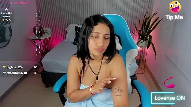 Snapshot of venuz_lee chatting on February 2025 01:13:01 AM venuz lee online show from February 2025 01:13:01 AM