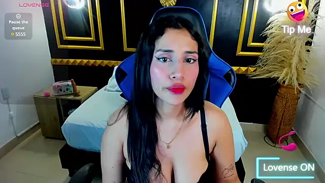 Snapshot of venuz_lee chatting on February 2025 12:51:02 PM venuz lee online show from February 2025 12:51:02 PM