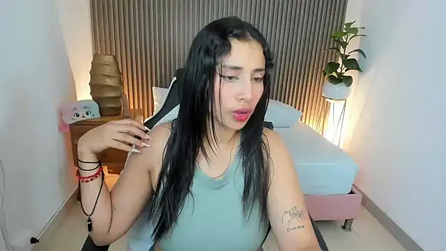 Snapshot of venuz_lee chatting on March 2025 12:56:01 PM venuz lee online show from March 2025 12:56:01 PM