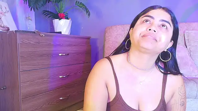 jade brunnette online show from June 2026 08:02:01 PM