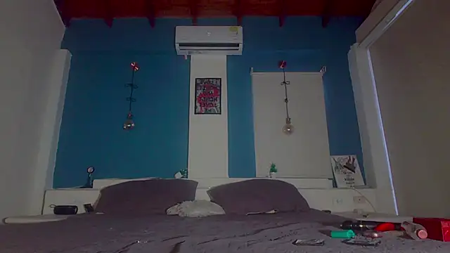 Snapshot of ariana-white- chatting on October 2025 11:30:01 AM ariana-white- online show from October 2025 11:30:01 AM