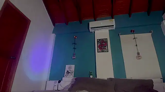 Snapshot of ariana-white- chatting on October 2025 02:23:02 AM ariana-white- online show from October 2025 02:23:02 AM