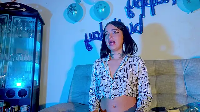 ariana-white- online show from April 2026 04:15:01 AM