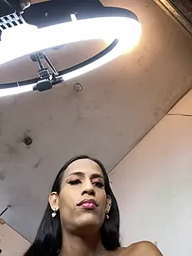 AlexaWarner online show from May 2026 11:09:01 PM