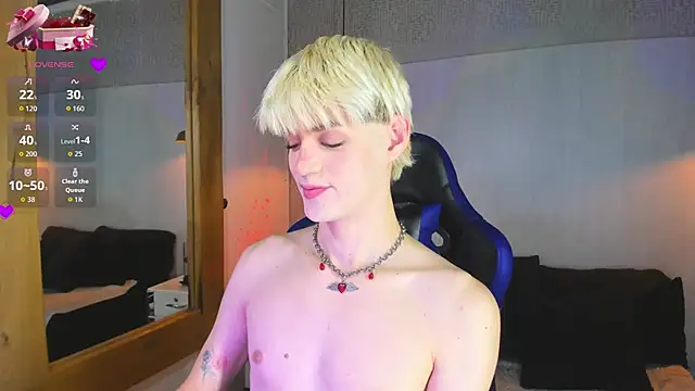 VladHellsing4 online show from April 2026 02:10:01 PM